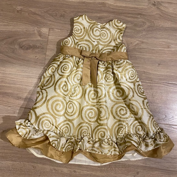 H&M. Long Fancy Gown - Picture 2 of 3